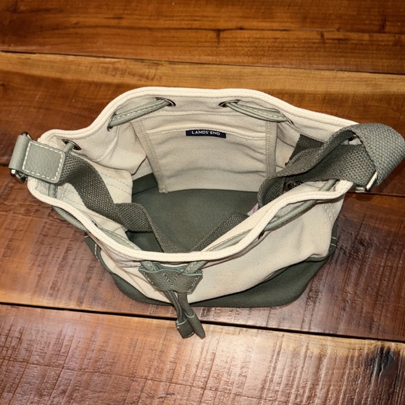 Brand new, still in the packaging! Lands End Canvas Bucket Tote - Picture 3 of 10